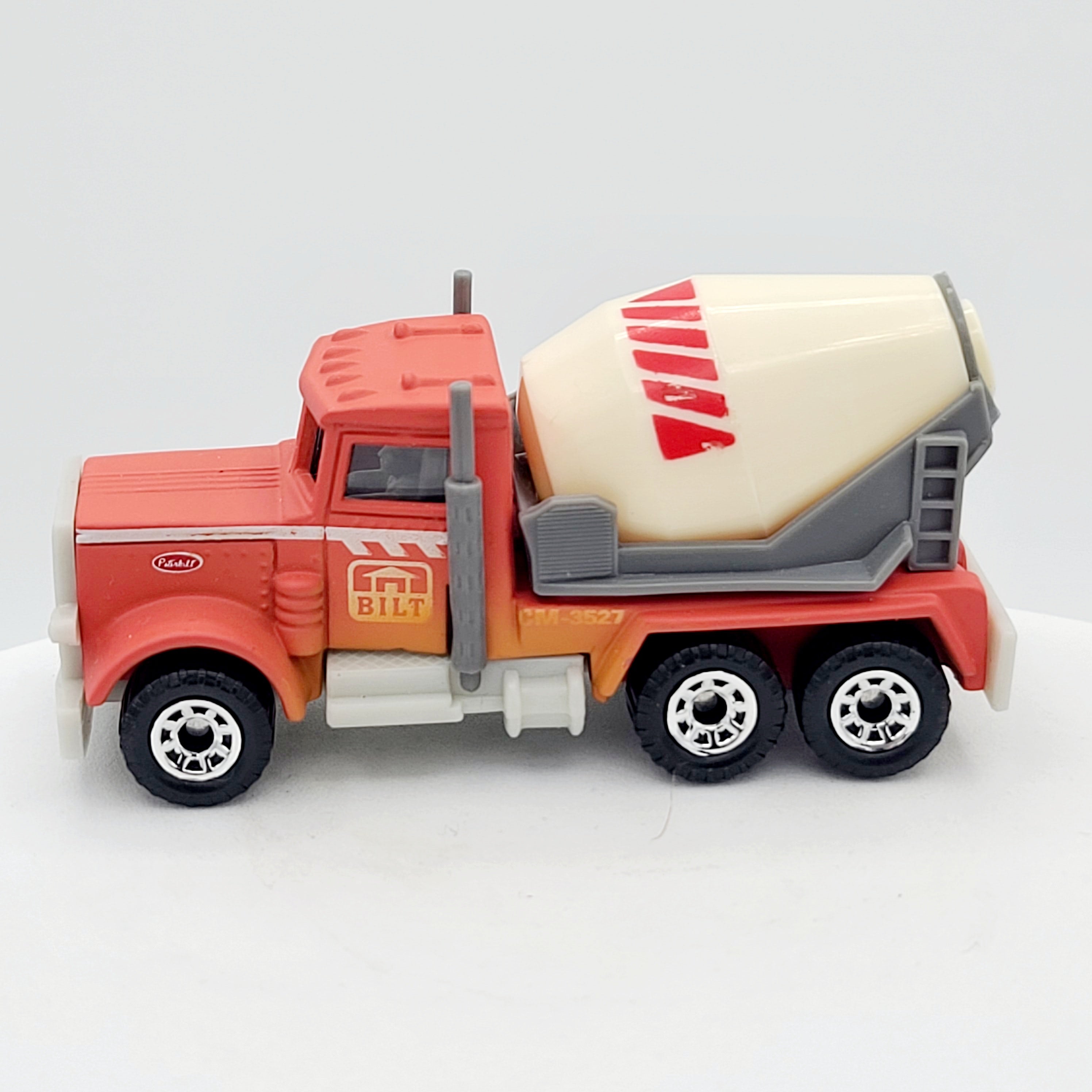 Matchbox Peterbilt i80 Cement Truck (1999 MBX Basic 1-75)